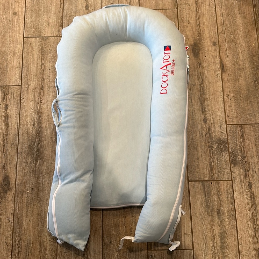 DOCKATOT - Gently used